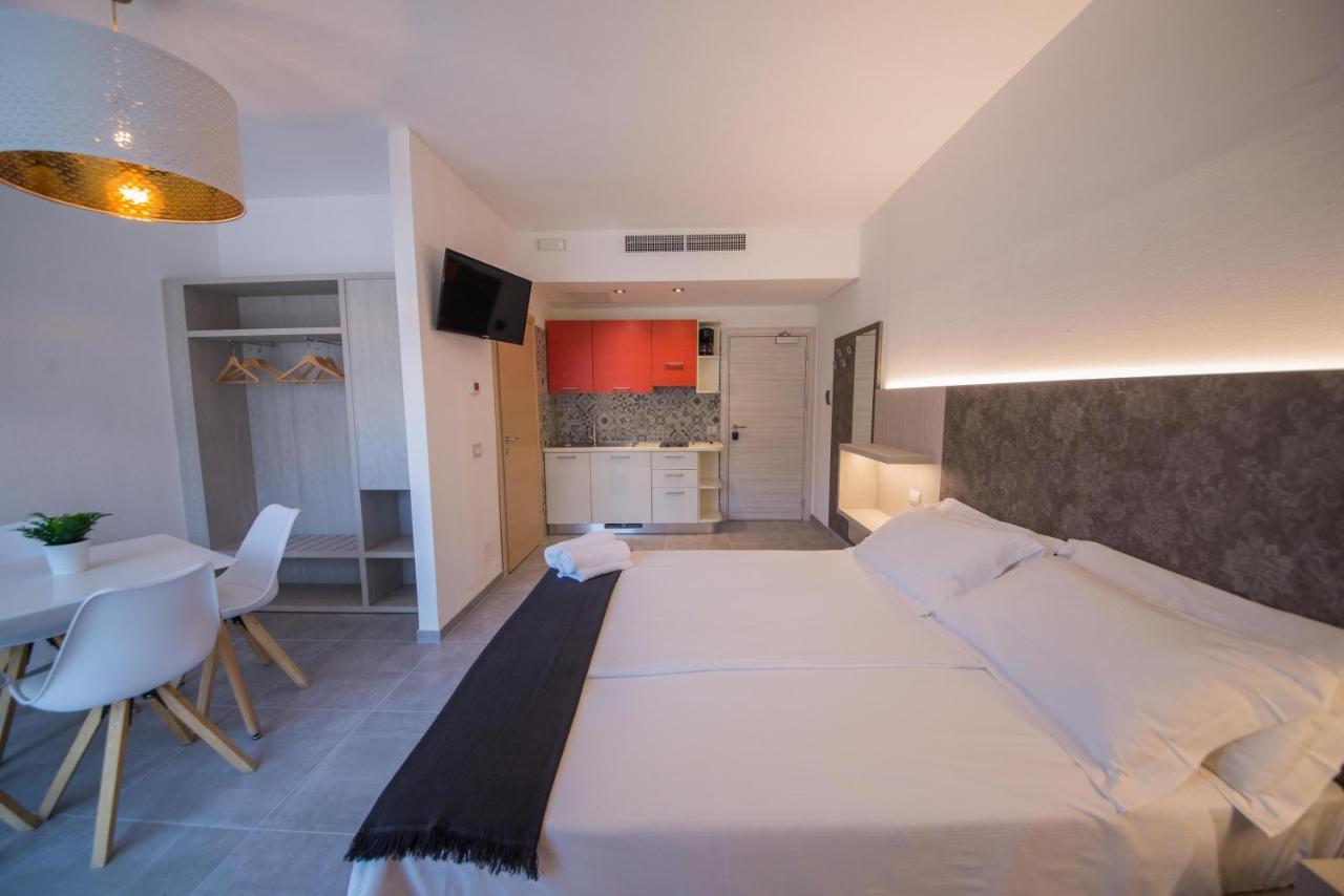 Residence Cristine Riva Zewnętrze zdjęcie