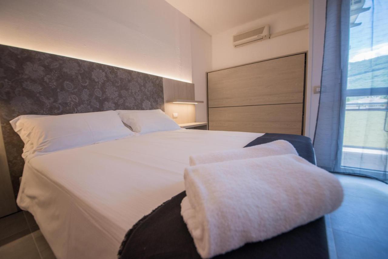 Residence Cristine Riva Zewnętrze zdjęcie