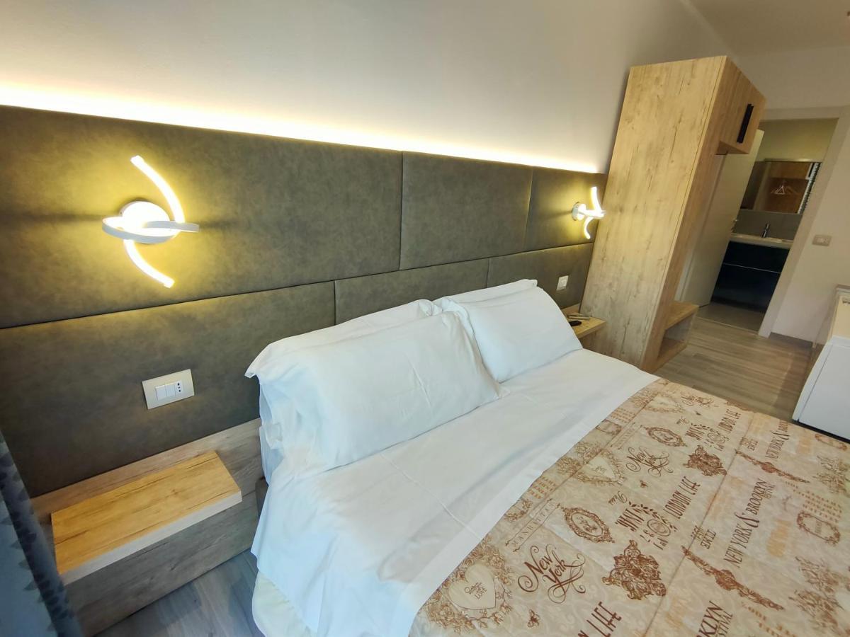 Residence Cristine Riva Zewnętrze zdjęcie